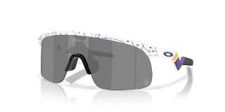 901040 25 Play White